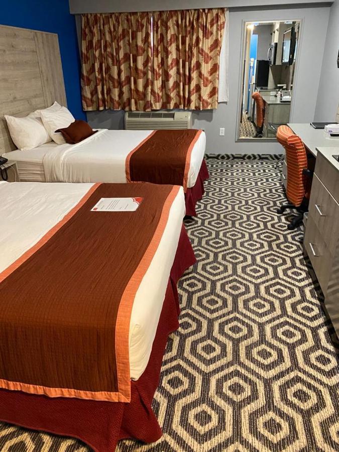 Ramada By Wyndham เมดิซีนแฮท ภายนอก รูปภาพ